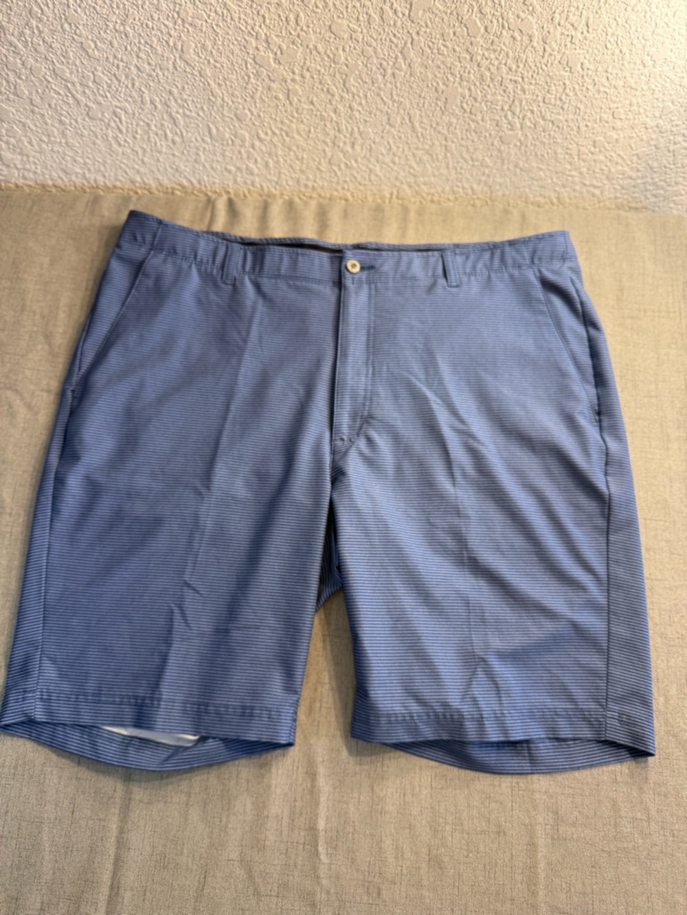 Pebble Beach Performance‎ Golf Shorts Men's Size 40, Blue Stripe Pattern.